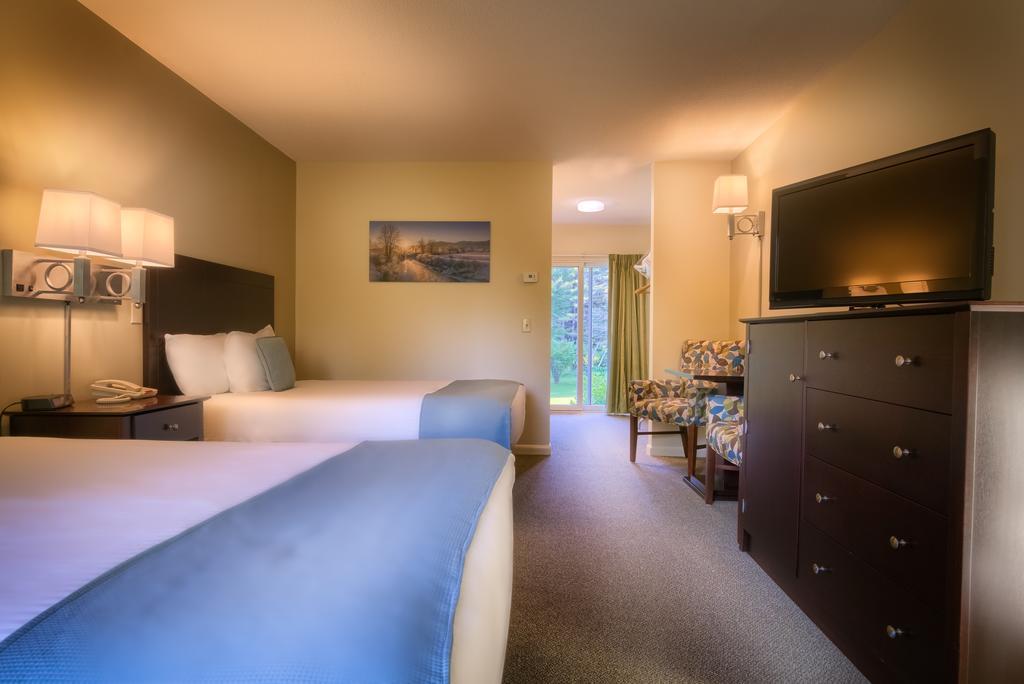 Sun & Ski Inn And Suites Стоу Экстерьер фото