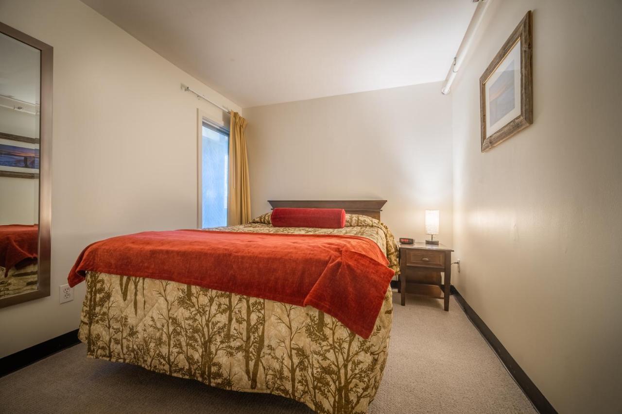 Sun & Ski Inn And Suites Стоу Экстерьер фото